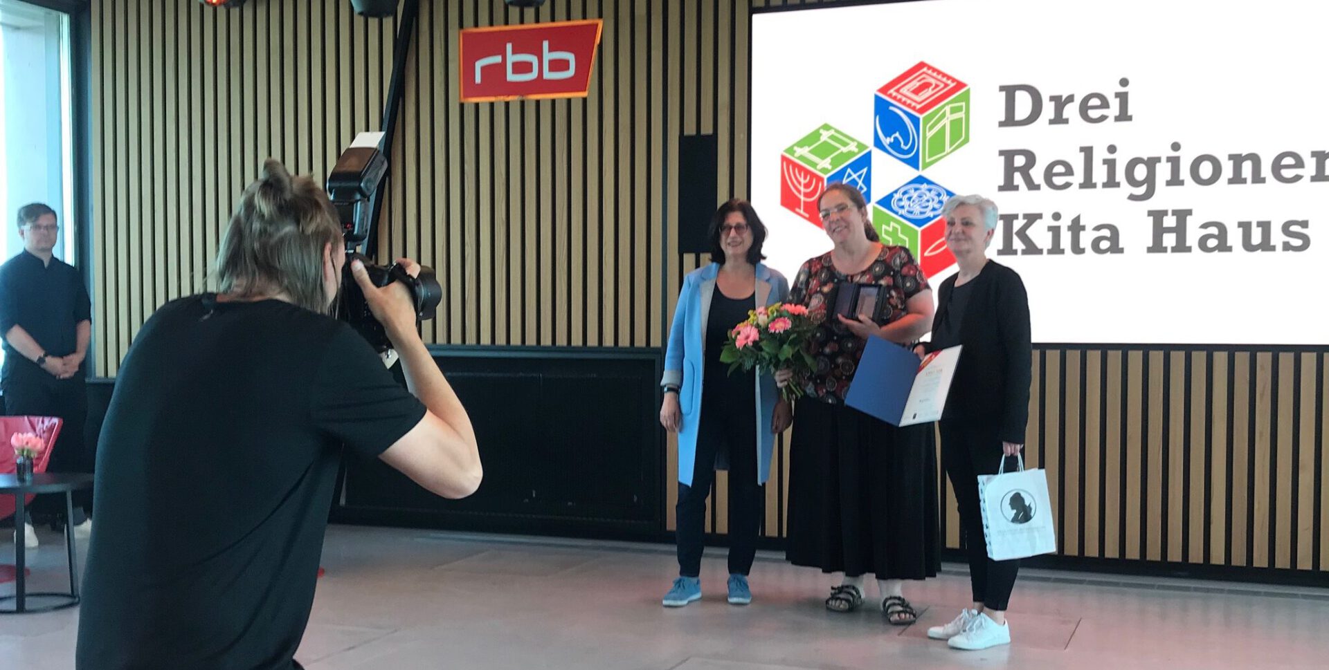 Gewonnen! Wir sind Preisträgerin beim Wettbewerb #Respektgewinnt des Berliner Ratschlags für Demokratie