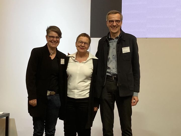 Silke Radosh-Hinder, Ulrike Trauwein und Matthias Lohenner bei der Wahl zur Doppelspitze im Superintendent:innenamt